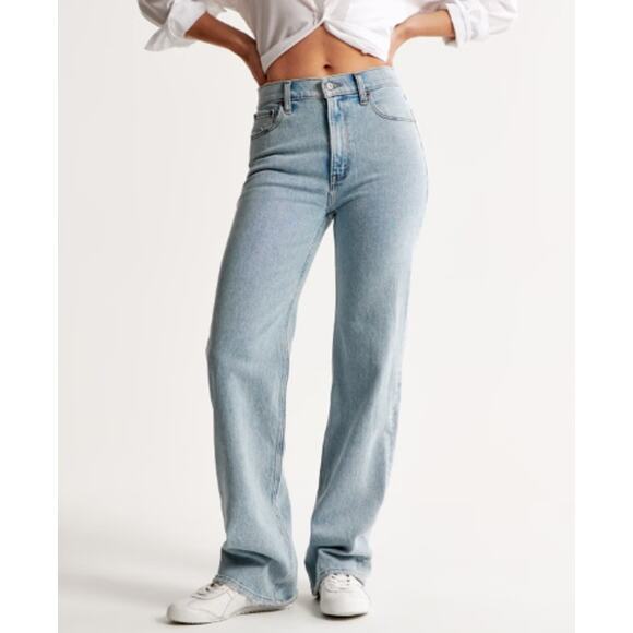 Abercrombie & Fitch '90s Relaxed High Rise Jeans Light Wash Size 27 / 4 Short - Picture 1 of 10